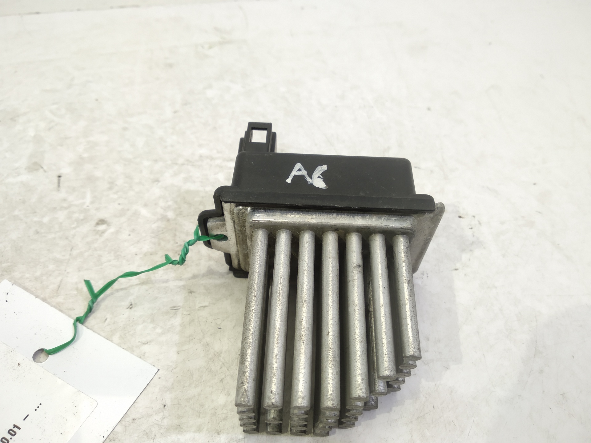 AUDI A6 C5/4B (1997-2004) Interior Heater Resistor 4B0820521 25300915