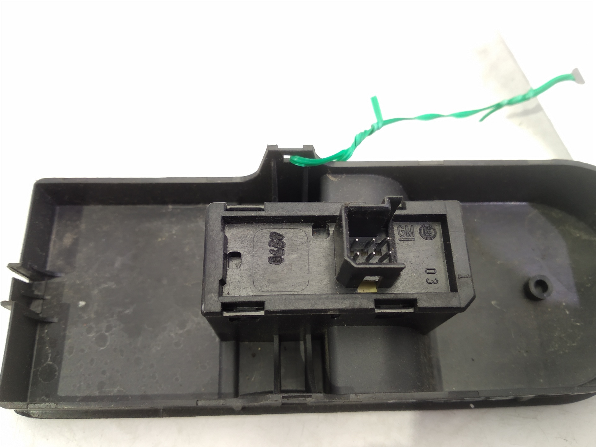 OPEL Astra J (2009-2020) Front Right Door Window Switch 13197132 25303843