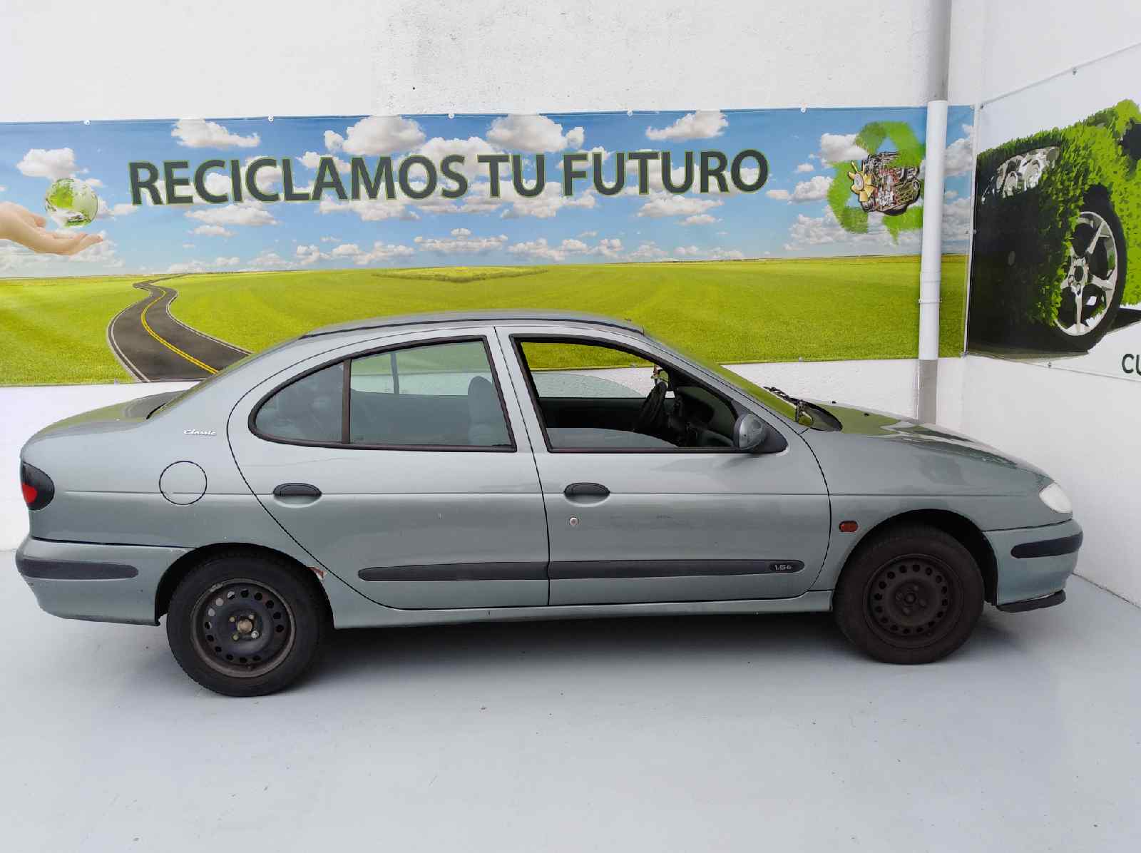 RENAULT Megane 2 generation (2002-2012) Насос гидроусилителя 7700840106, 7700840106, 7700840106 19225465