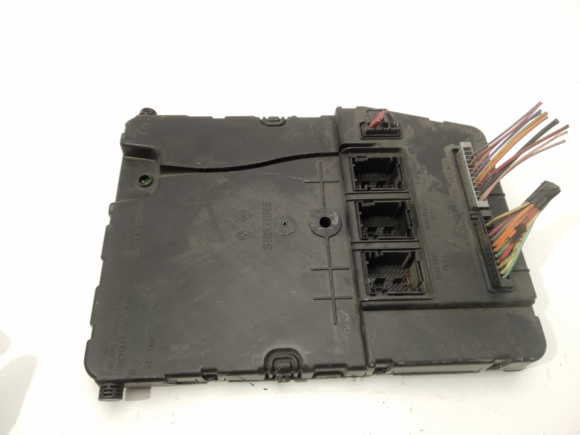 RENAULT Megane 2 generation (2002-2012) Fuse Box 8200309690, 8200309690, 8200309690 24513757