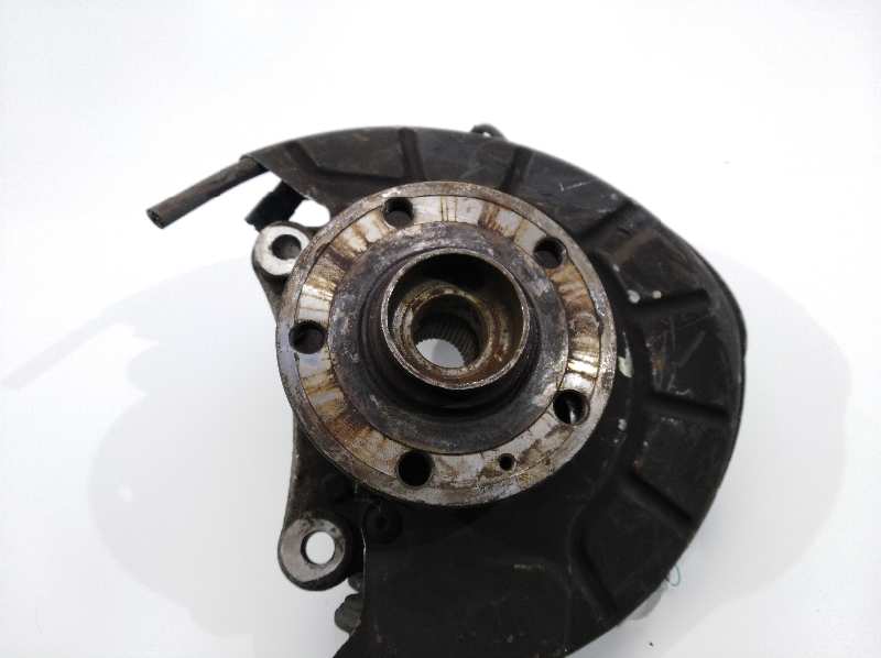 VOLKSWAGEN Passat B6 (2005-2010) Front Left Wheel Hub 3C0611841 25288673