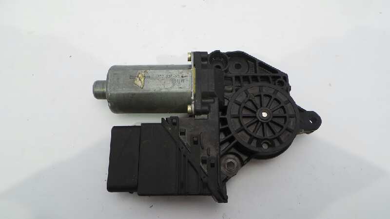 SEAT Exeo 1 generation (2009-2012) Motor de control geam ușa  stânga spate 0130821767,0130821767,0130821767 19244213