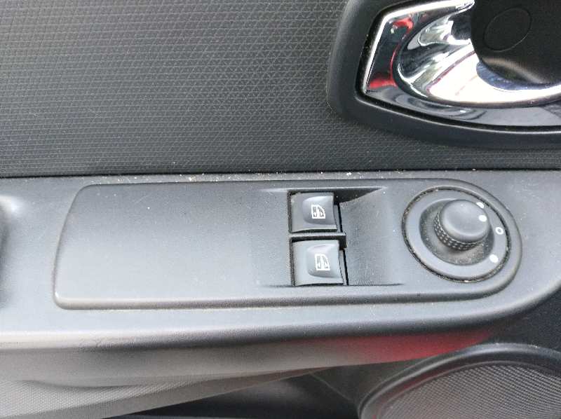 RENAULT Clio 3 generation (2005-2012) Aizmugurējā labā durvju slēdzene 825002104R, 825002104R 19185666