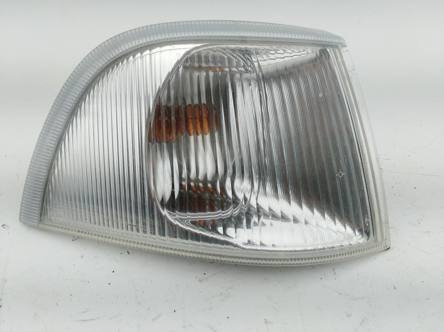 VOLVO S40 1 generation (1996-2004) Front Right Fender Turn Signal 30862524, 30862524, 30862524 24666139