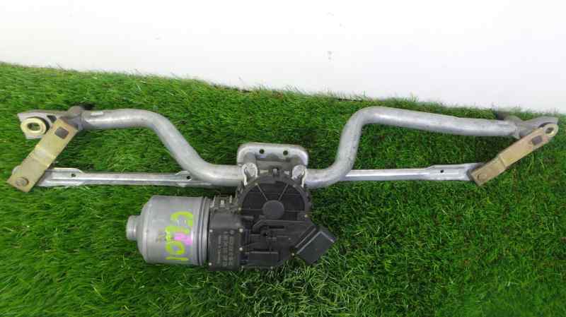 RENAULT Clio 2 generation (1998-2013) Vindrutetorkare fram 0390241519 19041576