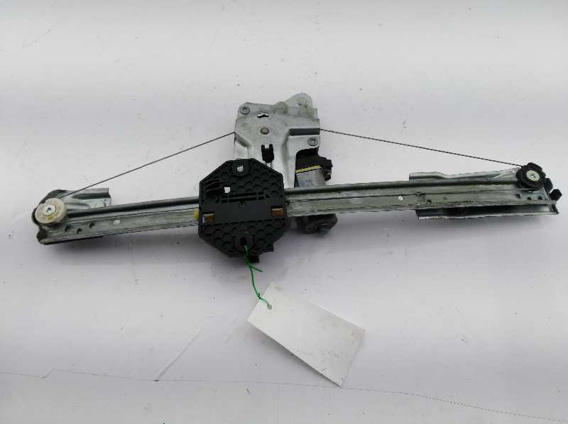 DACIA Sandero 2 generation (2013-2020) Front Right Door Window Regulator M13616000, M13616000, M13616000 24664738