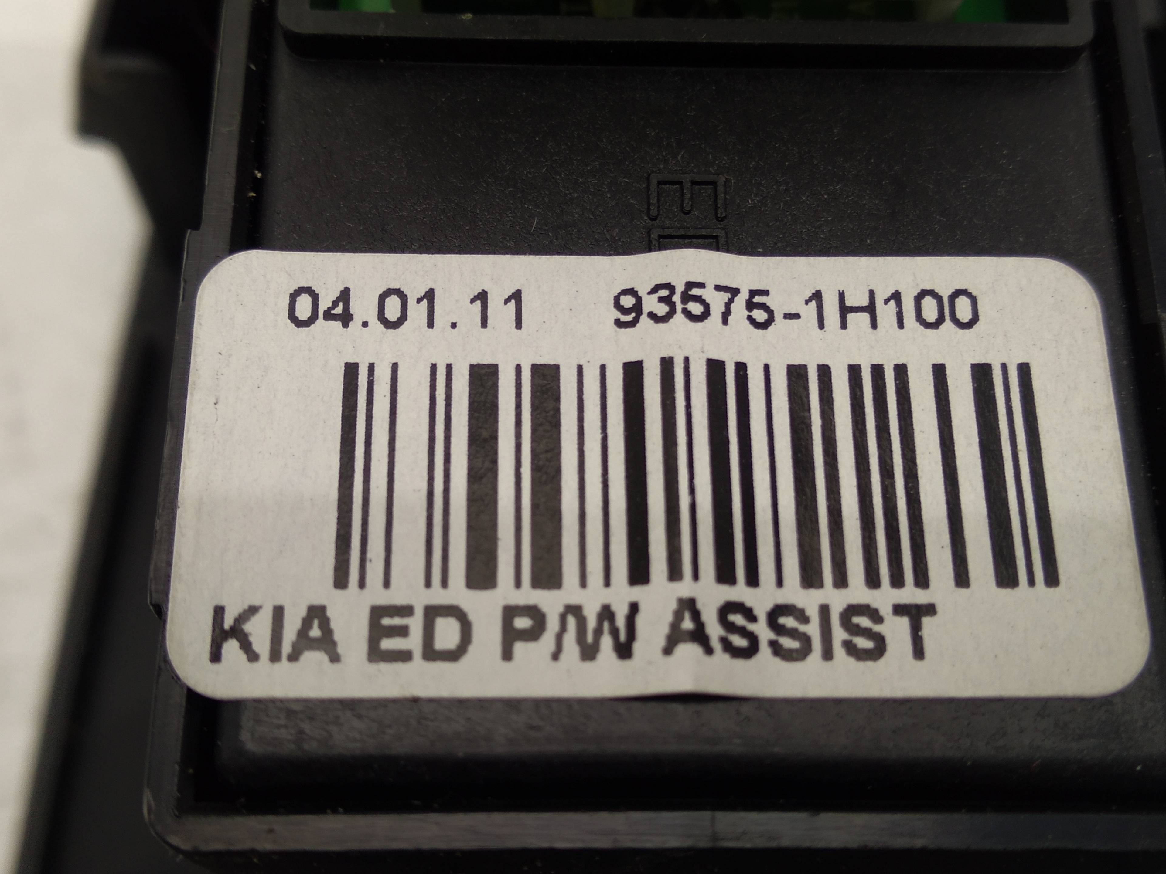 KIA Cee'd 1 generation (2007-2012) Кнопка стеклоподъемника передней правой двери 935751H100 25297289