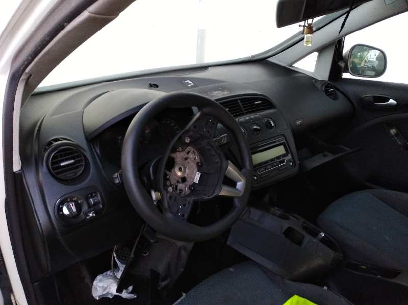 SEAT Toledo 3 generation (2004-2010) Priekinis kairys pusašis 1K0407271AT, 1K0407271AT 19184590