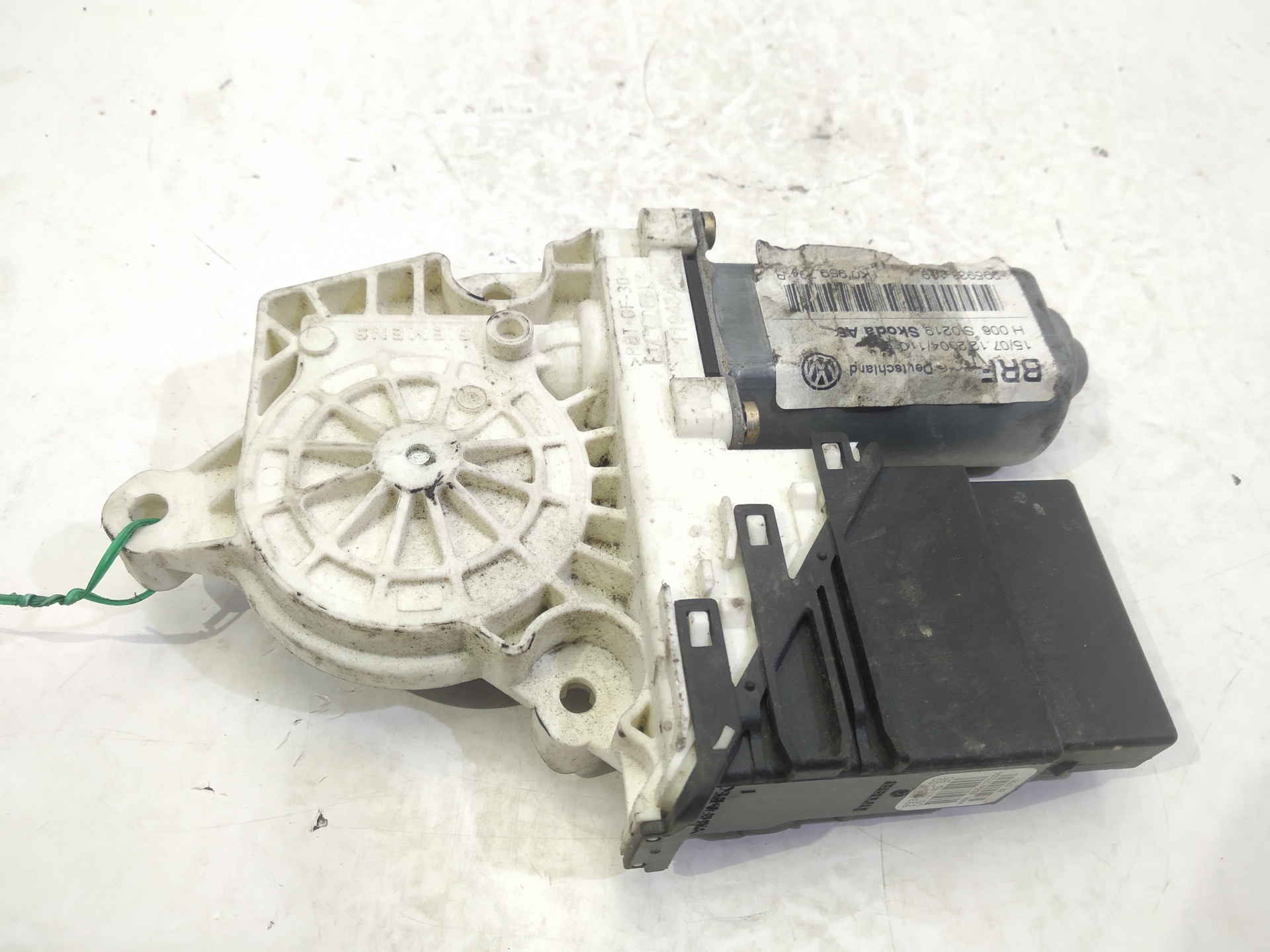 SEAT Altea 1 generation (2004-2013) Rear Right Door Window Control Motor 1K0959704B 25317368