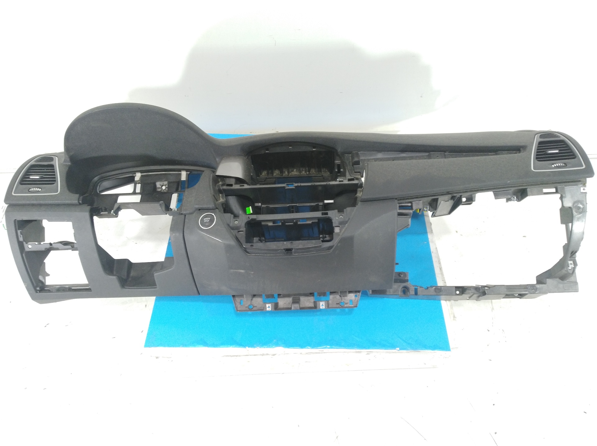 RENAULT Laguna 3 generation (2007-2015) Dashboard 681000001R, 681000001R, 681000001R 24666666