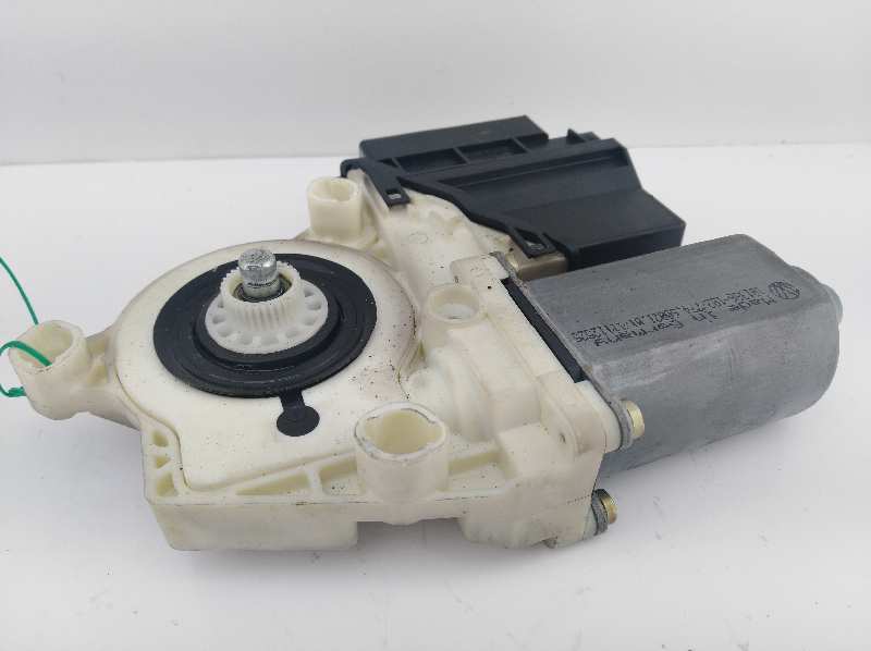 SEAT Cordoba 2 generation (1999-2009) Front Right Door Window Control Motor 6Q0959801A,6Q0959801A 19269868