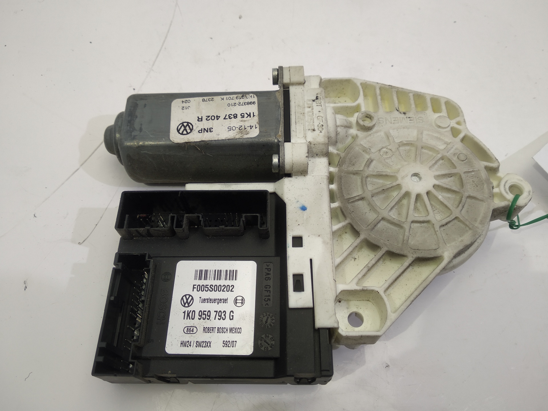 VOLKSWAGEN Jetta 5 generation (2005-2011) Front Right Door Window Control Motor 1K5837402R,1K5837402R,1K5837402R 24514834