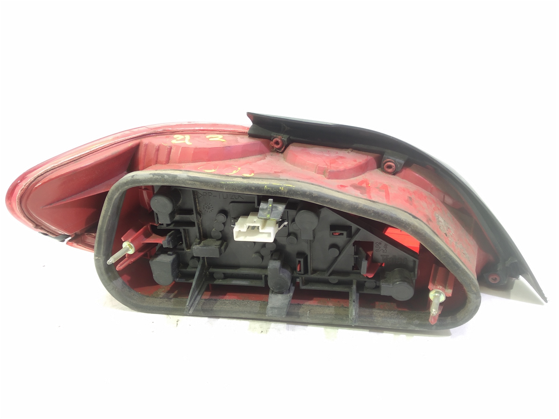 CHEVROLET Rear Right Taillight Lamp 6351L5 25304614