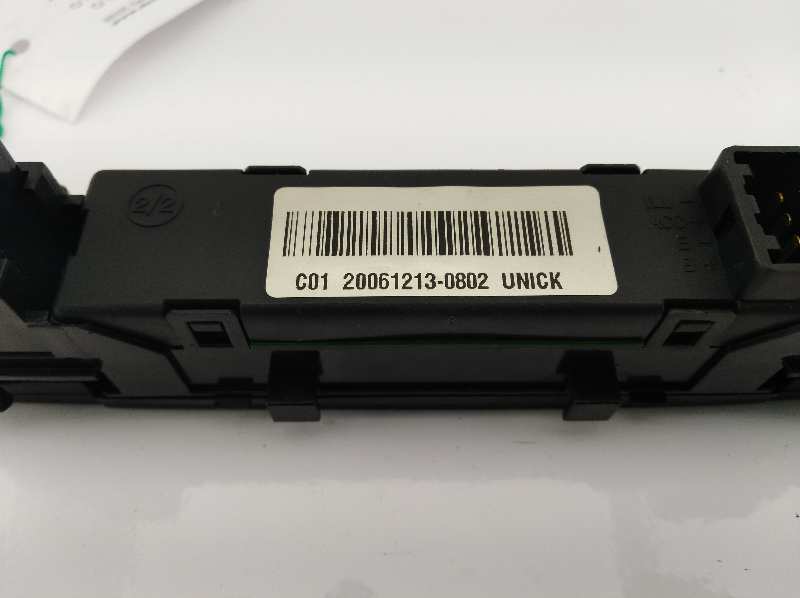 HYUNDAI Accent MC (2006-2011) Hazard button 937101E000,937101E000,937101E000 19267535