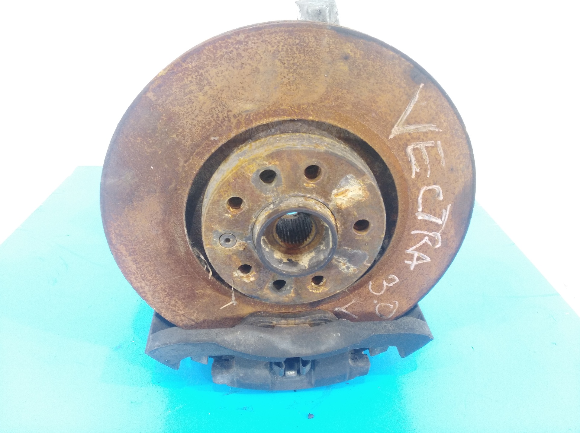 OPEL Vectra B (1995-1999) Front Left Wheel Hub 13136696,13136696,13136696 24666995