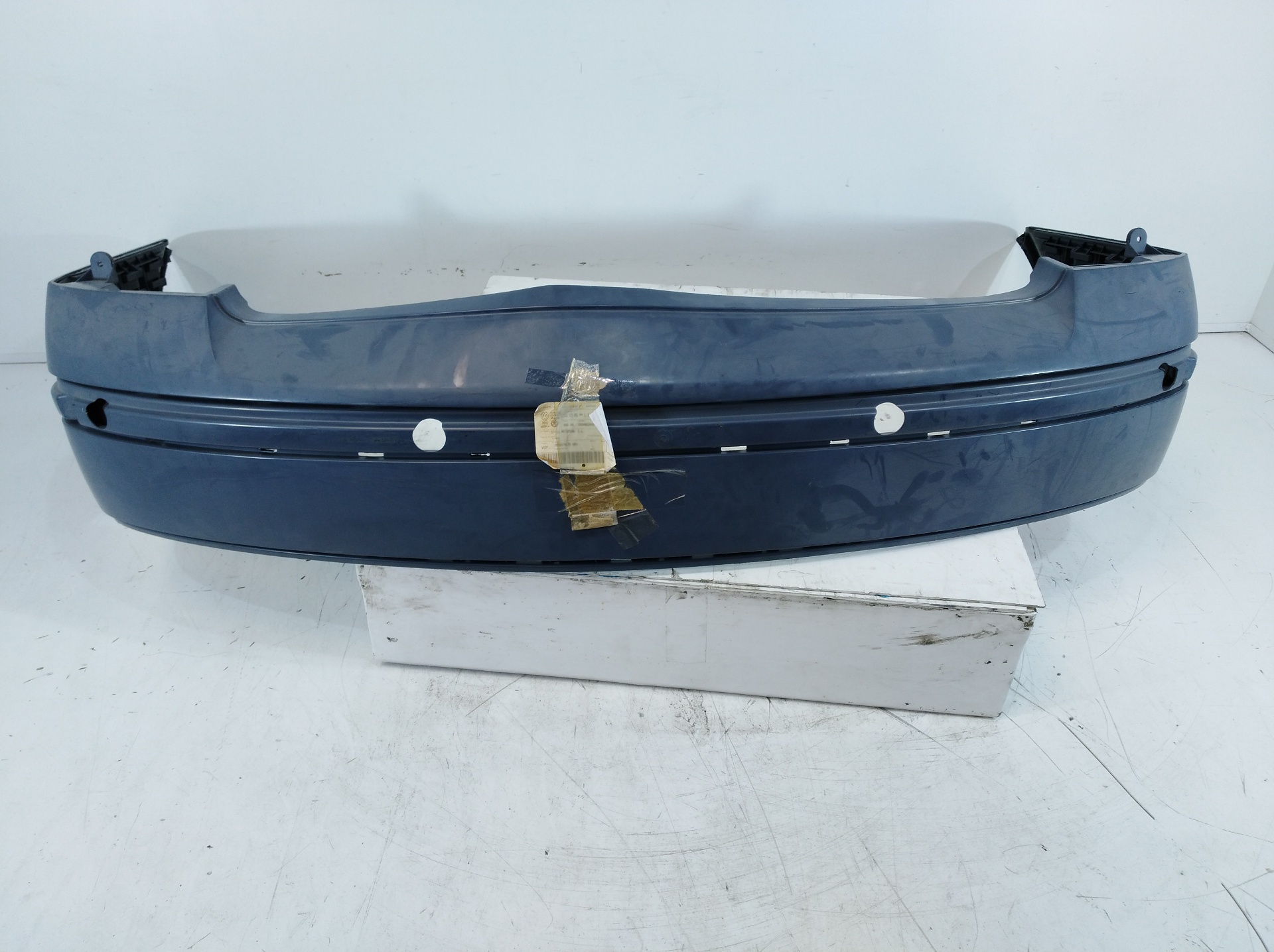 VOLKSWAGEN Passat B5 (1996-2005) Rear Bumper 3B5807417D, 3B5807417D, 3B5807417D 24668031