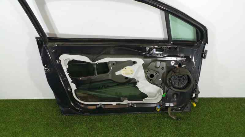 CITROËN C4 1 generation (2004-2011) Front Left Door 1162060 19032953