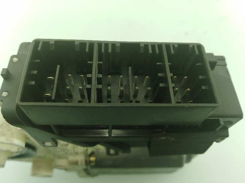 SEAT Cordoba 2 generation (1999-2009) Moteur de commande de vitre de porte avant droite 104383101, 104383101 19204677