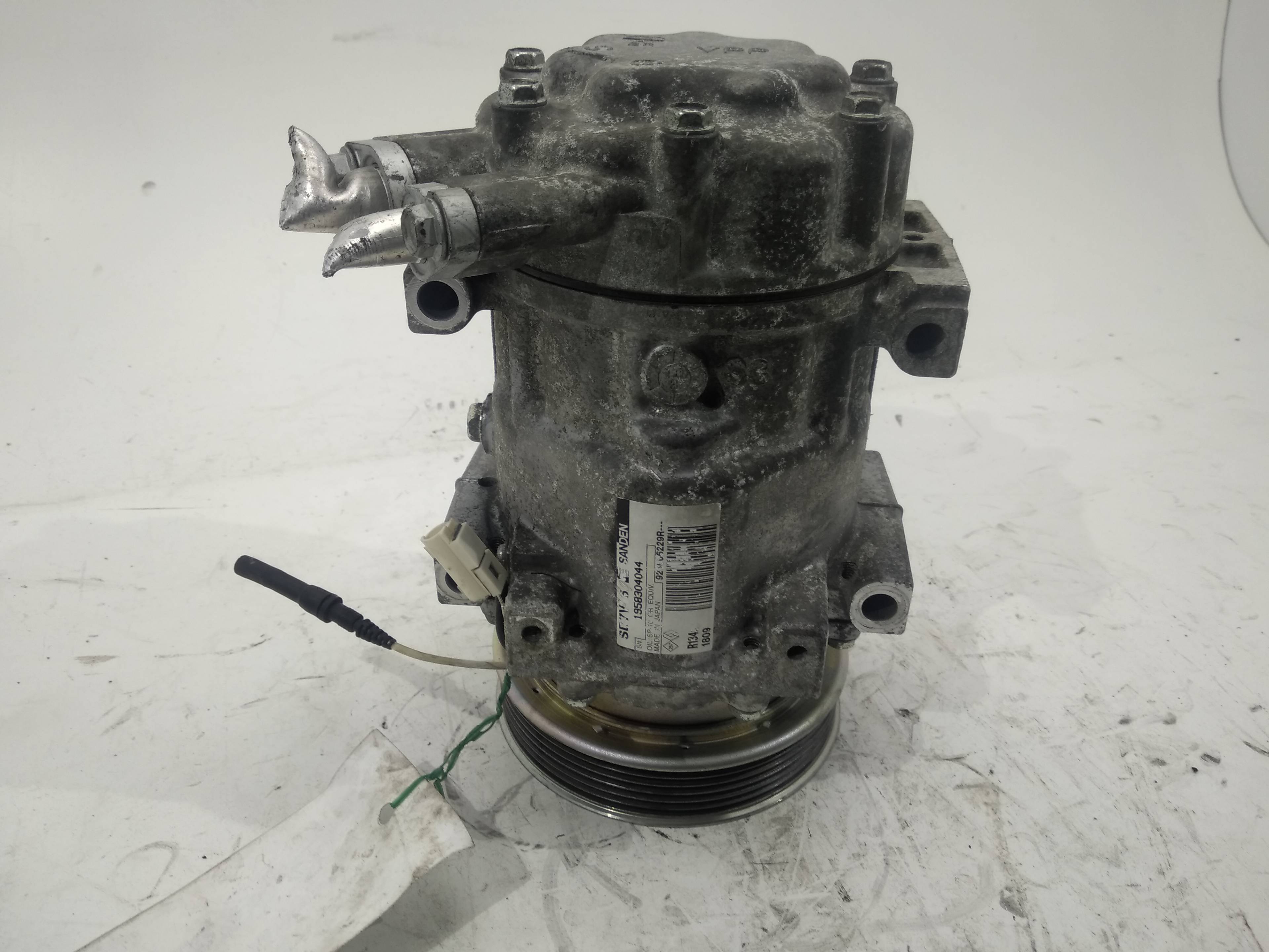 DACIA Logan 1 generation (2004-2012) Air Condition Pump 1958304044 25298218