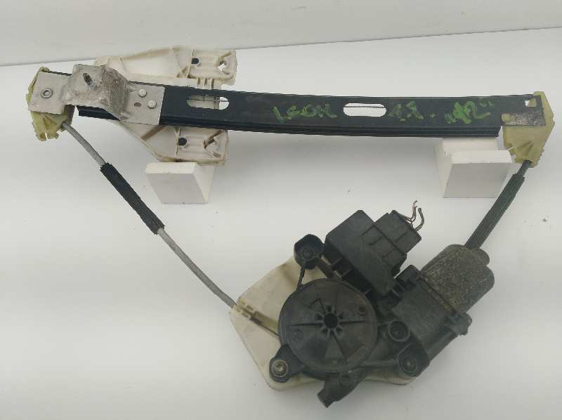 SEAT Leon 3 generation (2012-2020) Rear left door window lifter 5F4839461C, 5F4839461C 19277569