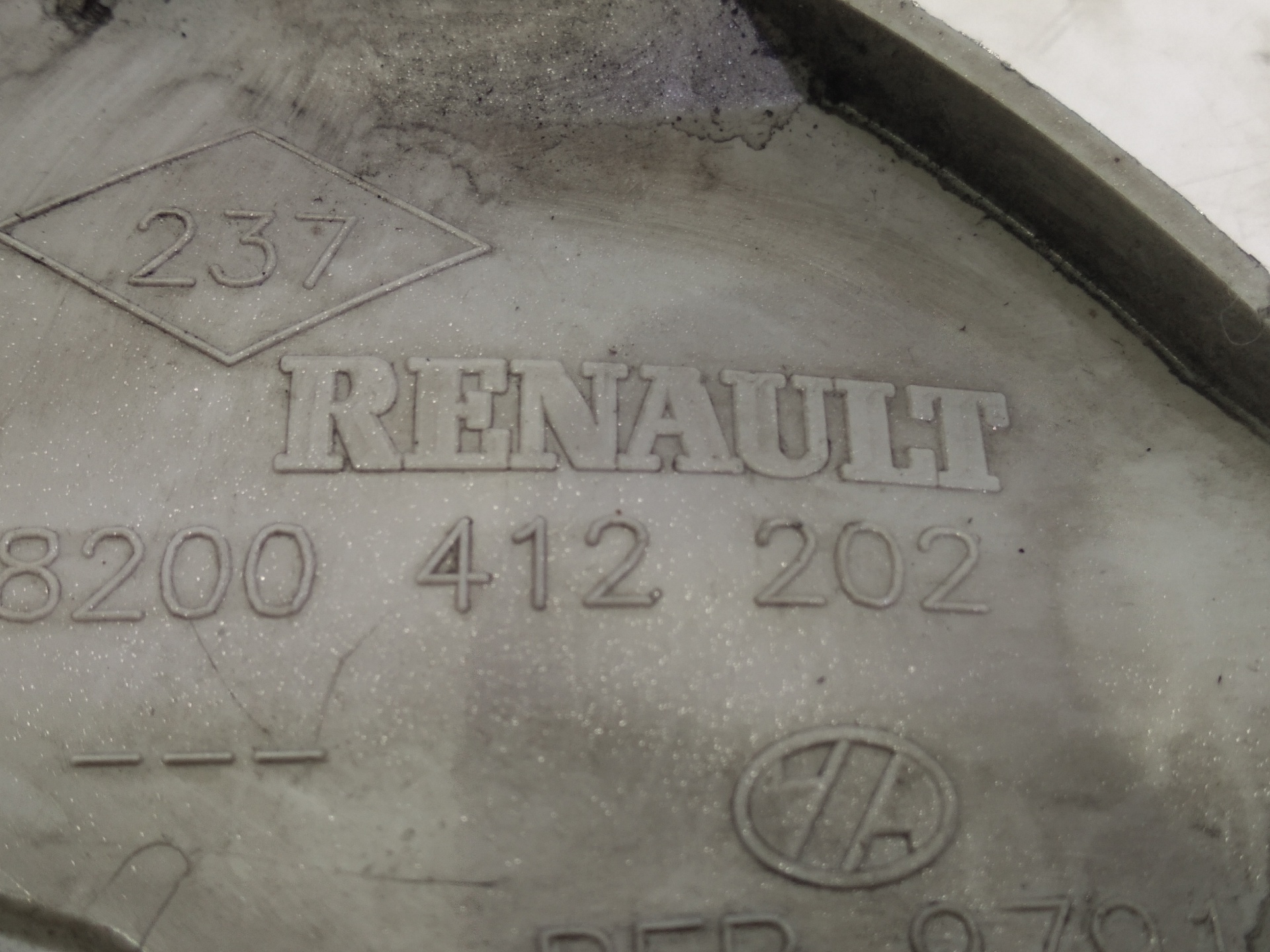 RENAULT Scenic 2 generation (2003-2010) Ratų gaubtai (kalpokai) 8200412202 25305389