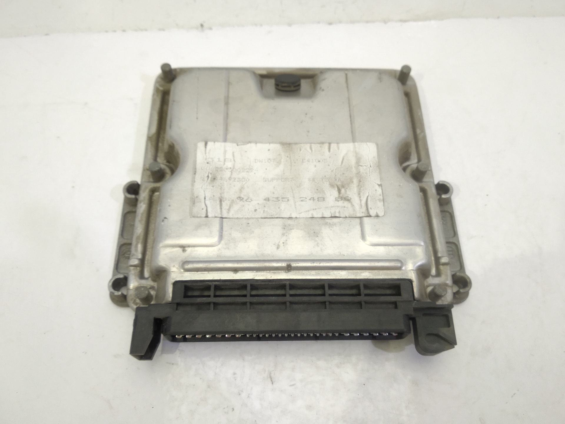 LADA Engine Control Unit ECU 0281010747 25304539