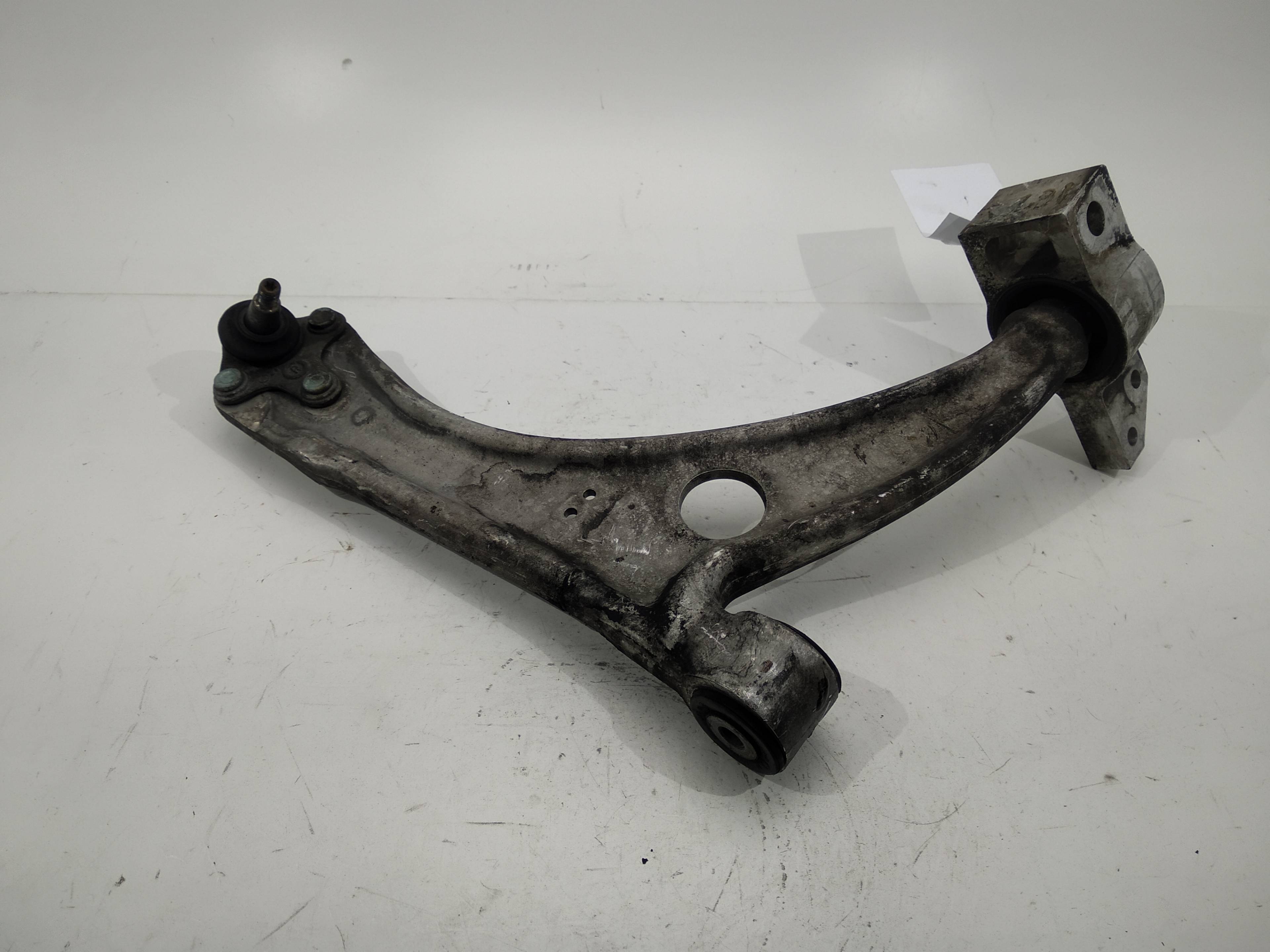 VOLKSWAGEN Passat B6 (2005-2010) Front Right Arm 3C0153D 25298096