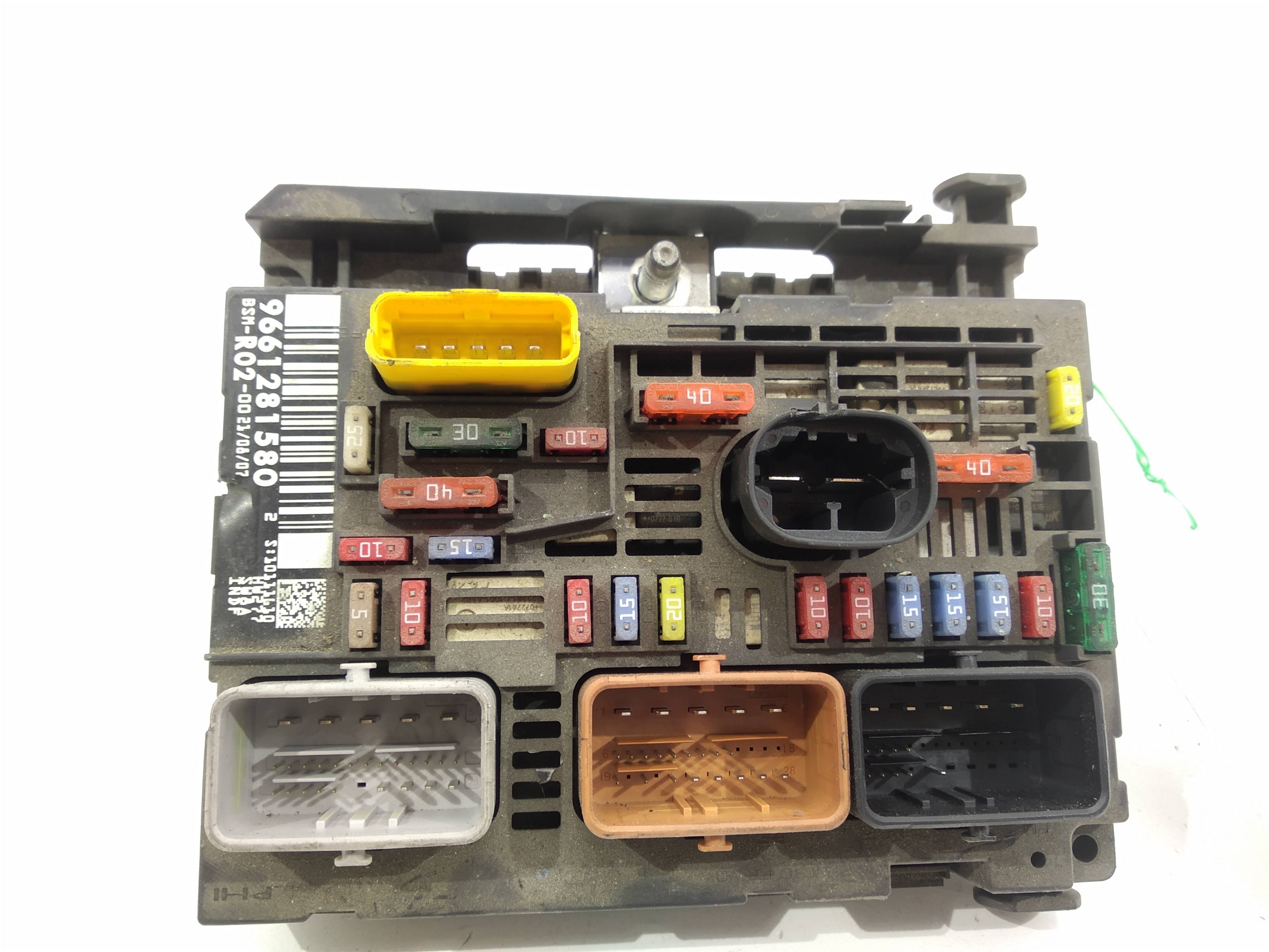 PEUGEOT 407 1 generation (2004-2010) Fuse Box 9661281580, 9661281580, 9661281580 19335551