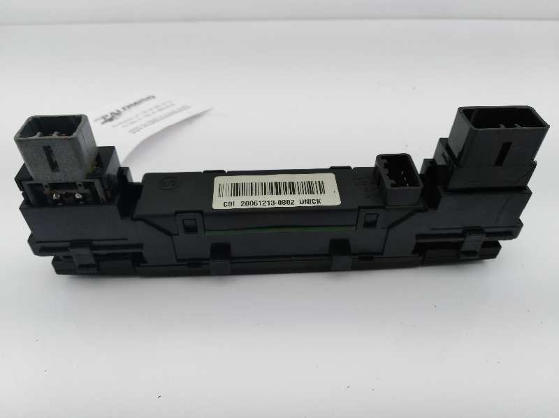 HYUNDAI Accent MC (2006-2011) Hazard button 937101E000,937101E000,937101E000 19267535