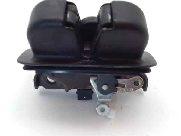 AUDI Delta 2 generation (1993-1999) Tailgate Boot Lock 8P3827520A 21120127