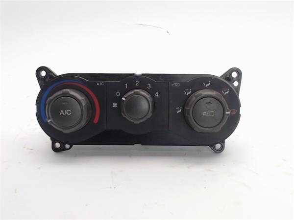 HYUNDAI Matrix 1 generation (2001-2010) Klimato kontrolės (klimos) valdymas 24988748