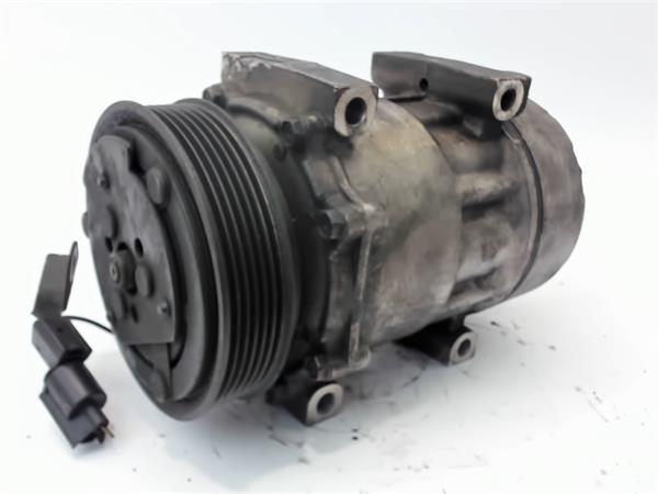 VOLVO V40 2 generation (2012-2020) Air Condition Pump 7700872159,38380 21114150