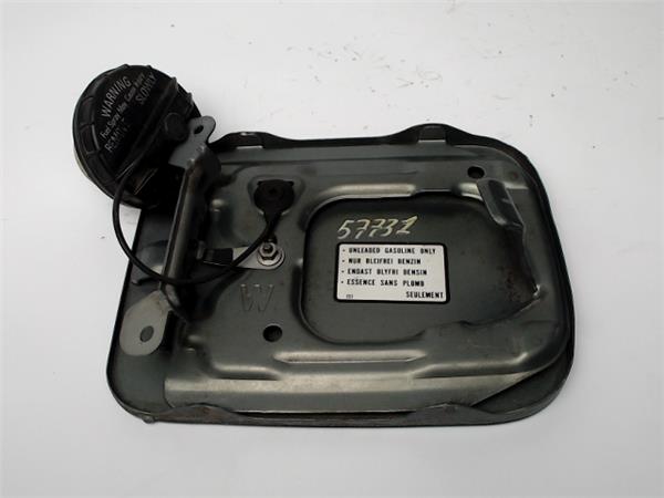 Tapa exterior combustible EJ25 57601AE010 de Subaru Legacy iii ranchera familiar (be, bh) 0-0 - pieza usada