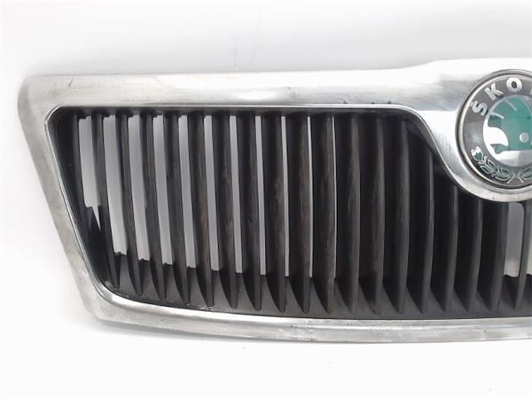 SKODA Octavia 2 generation (2004-2013) Priekinės radiatoriaus grotelės 1Z0853668 22532977