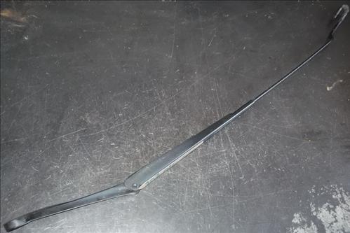 PEUGEOT 307 1 generation (2001-2008) Front wiper blade arm 24987753
