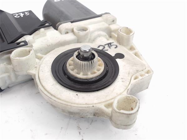 SEAT Ibiza 3 generation (2002-2008) Moteur de commande de vitre de porte avant droite 6Q2959801A,104383-101 21113887