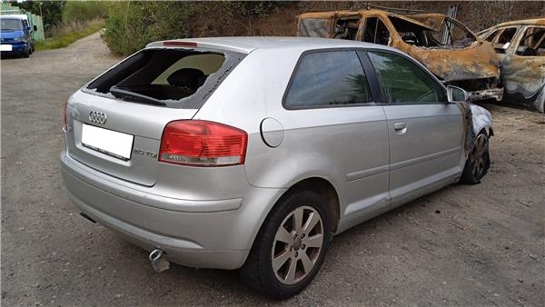 AUDI A3 8P (2003-2013) Bakluckans bagagerumslås 8P3827469A 25035731