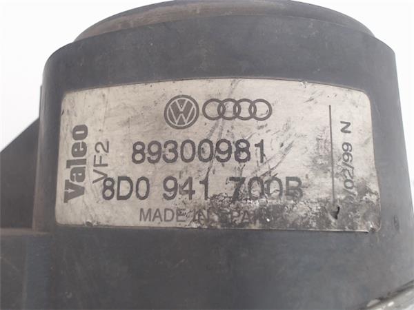 AUDI A4 B5/8D (1994-2001) Противотуманка бампера передняя правая 8D0941700B, 89300981 19578786