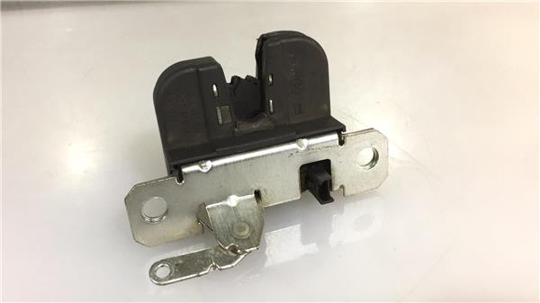 SEAT Ibiza 3 generation (2002-2008) Tailgate Boot Lock 6L6827505A 21588678