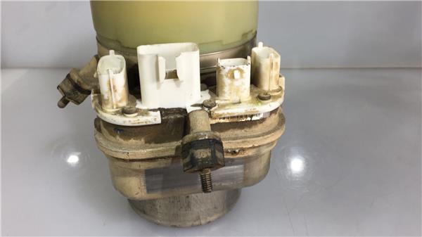 Bomba de servodirección Y 30 DT 93183550 de Opel Signum 2003-0 - pieza usada