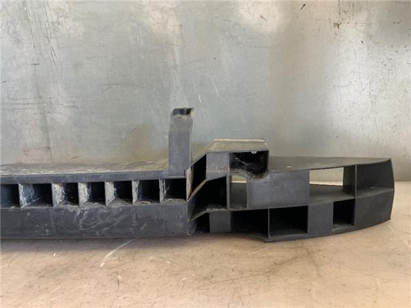 Refuerzo paragolpes trasero K9K 766 8200258961 de Renault Modus i 2004-0 - pieza usada