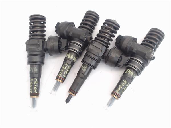 SEAT Altea 1 generation (2004-2013) Injector de combustibil 0381300738 24989880