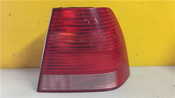 VOLKSWAGEN Bora 1 generation (1998-2005) Rear Right Taillight Lamp 1J5945257 20497212