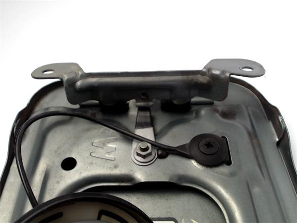 Tapa exterior combustible EJ25 57601AE010 de Subaru Legacy iii ranchera familiar (be, bh) 0-0 - pieza usada