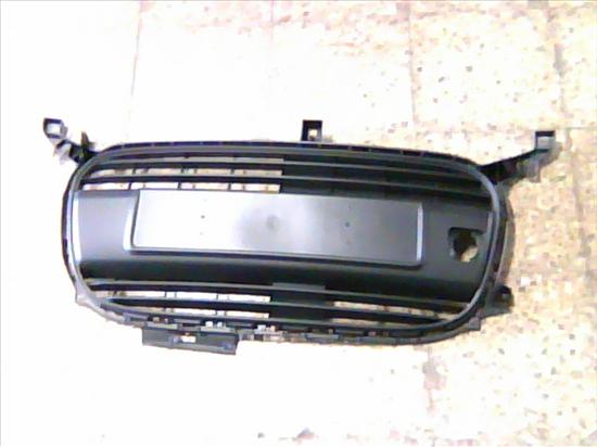 CITROËN C1 1 generation (2005-2016) Front Bumper Lower Grill 531120H060A, 3200201160 24987133