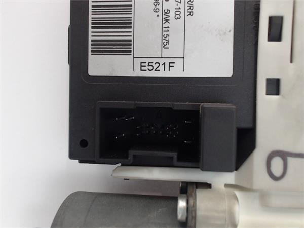Motor elevalunas trasero derecho 981537-103 de Ford Focus berlina (cap) 2004-0 - pieza usada