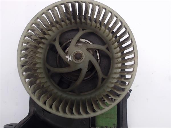 RENAULT Clio 3 generation (2005-2012) Fűtésventilátor 127121200 24989193