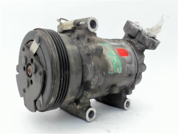 RENAULT Clio 2 generation (1998-2013) Hасос кондиционера 8200037058 20504391