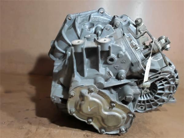 OPEL Astra J (2009-2020) Gearbox 5495775 21121017