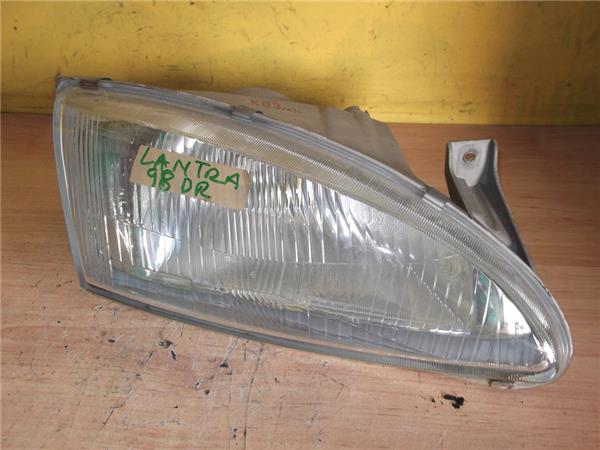 HYUNDAI Lantra J2 (1995-2000) Front Right Headlight 24985860